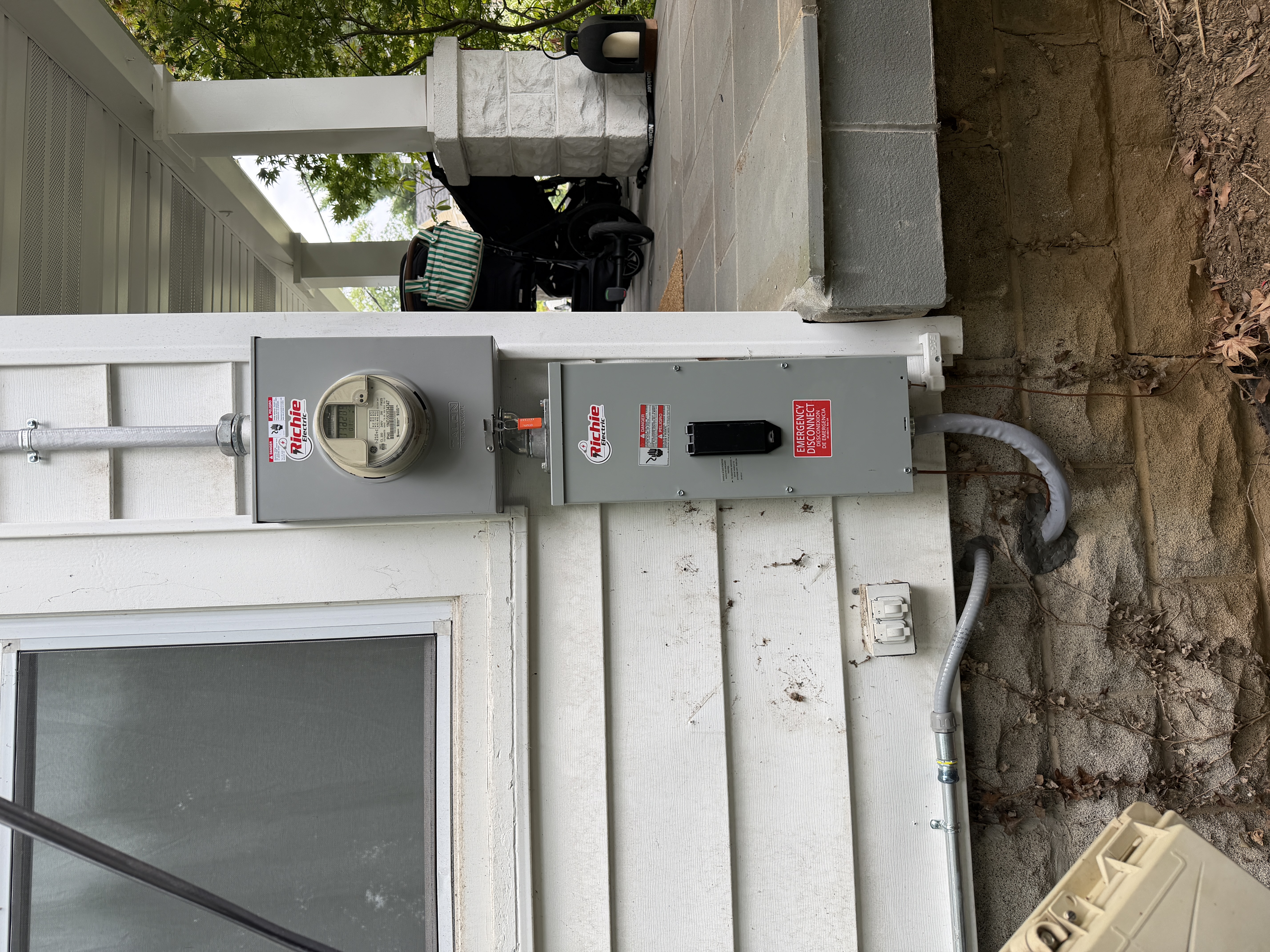 200 AMP Panel Upgrade - photo 2 by Richie Electric